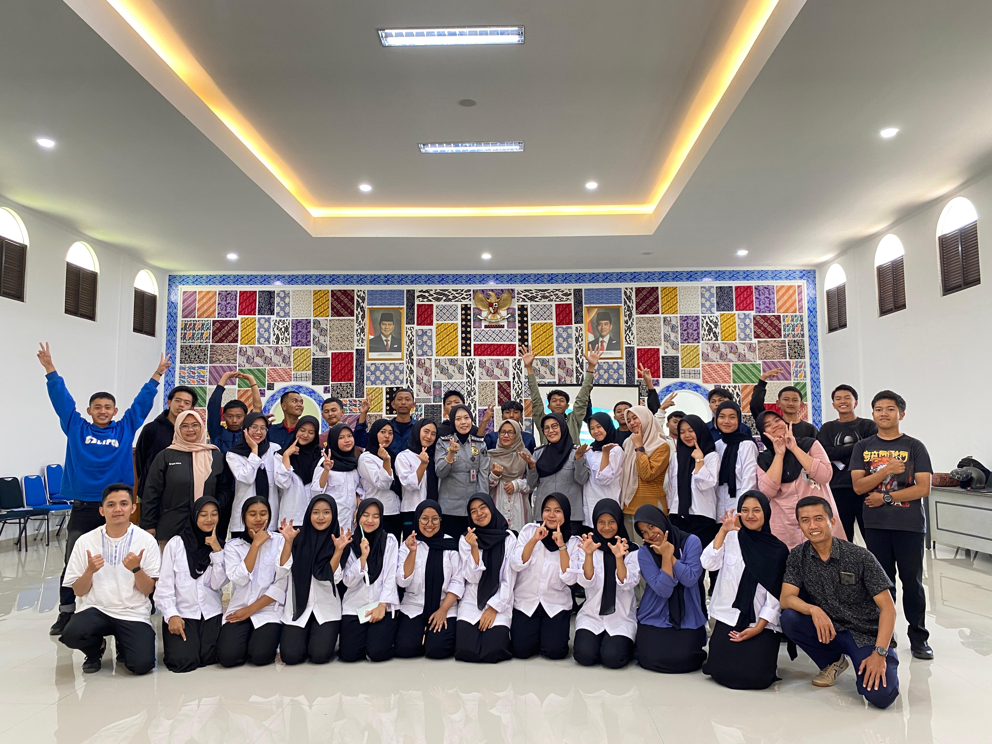 Kemenkum Jabar Beri Penyuluhan Hukum Pencegahan Kenakalan Remaja di Lembang